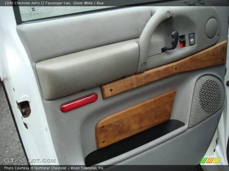 Ghost White / Blue 1996 Chevrolet Astro LS Passenger Van