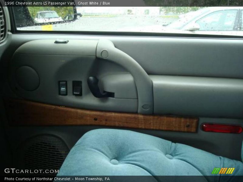 Ghost White / Blue 1996 Chevrolet Astro LS Passenger Van