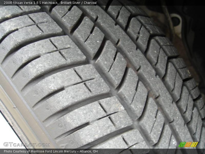 Brilliant Silver / Charcoal 2008 Nissan Versa 1.8 S Hatchback