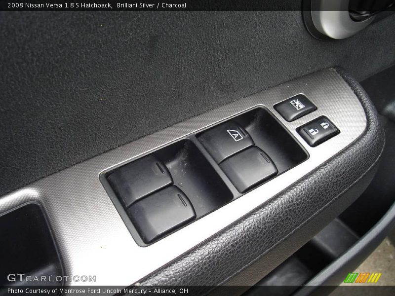 Brilliant Silver / Charcoal 2008 Nissan Versa 1.8 S Hatchback