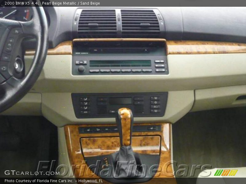Pearl Beige Metallic / Sand Beige 2000 BMW X5 4.4i