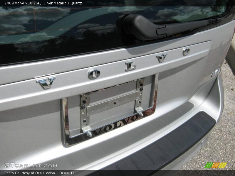Silver Metallic / Quartz 2009 Volvo V50 2.4i