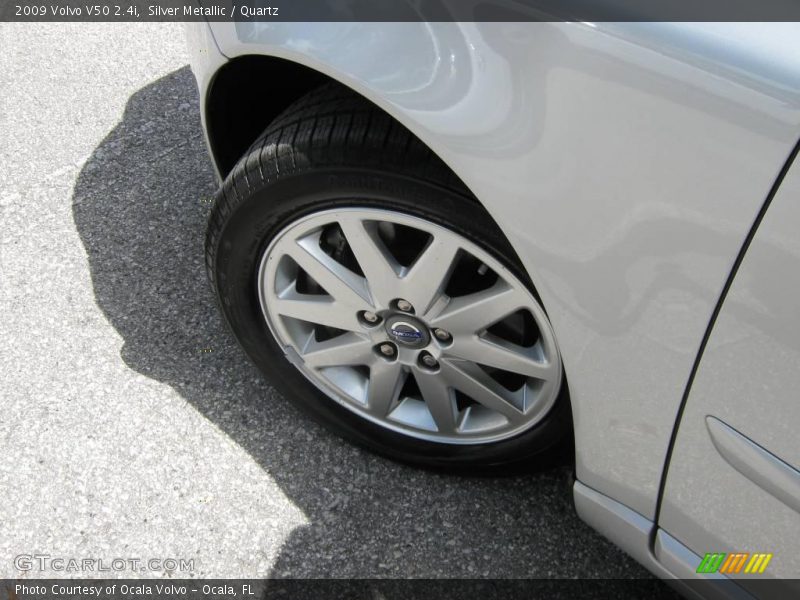 Silver Metallic / Quartz 2009 Volvo V50 2.4i