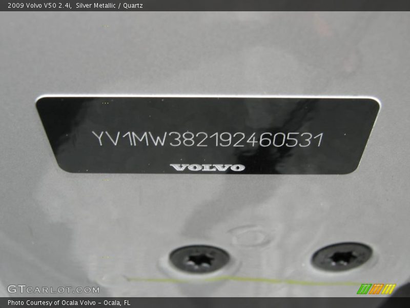 Silver Metallic / Quartz 2009 Volvo V50 2.4i