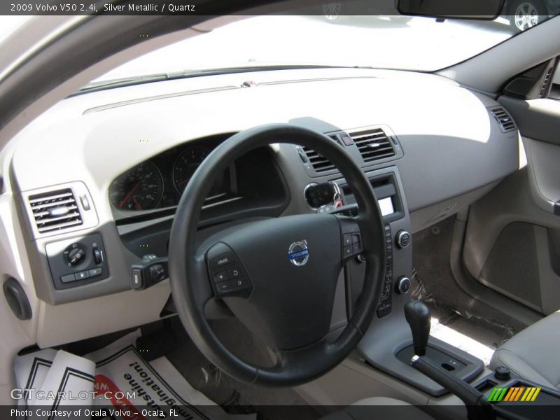 Silver Metallic / Quartz 2009 Volvo V50 2.4i