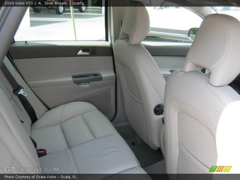 Silver Metallic / Quartz 2009 Volvo V50 2.4i