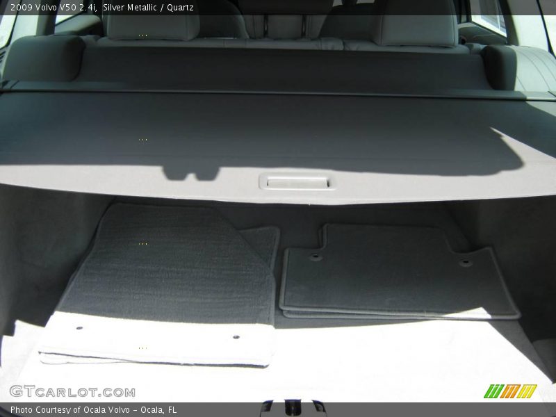 Silver Metallic / Quartz 2009 Volvo V50 2.4i