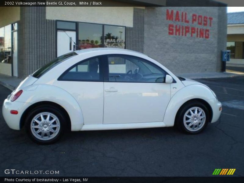 White / Black 2002 Volkswagen New Beetle GL Coupe