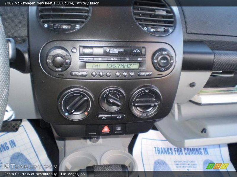 White / Black 2002 Volkswagen New Beetle GL Coupe