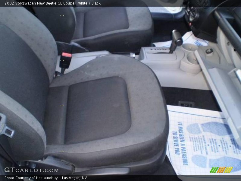 White / Black 2002 Volkswagen New Beetle GL Coupe