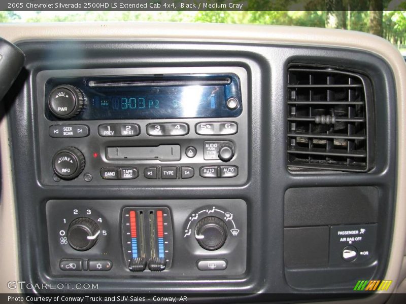 Black / Medium Gray 2005 Chevrolet Silverado 2500HD LS Extended Cab 4x4