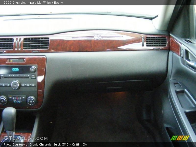 White / Ebony 2009 Chevrolet Impala LS