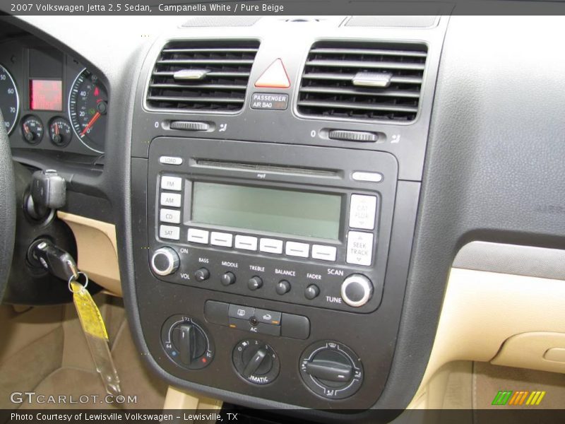 Campanella White / Pure Beige 2007 Volkswagen Jetta 2.5 Sedan