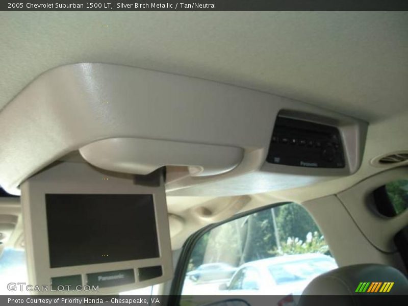 Silver Birch Metallic / Tan/Neutral 2005 Chevrolet Suburban 1500 LT