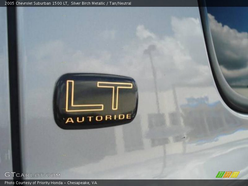 Silver Birch Metallic / Tan/Neutral 2005 Chevrolet Suburban 1500 LT