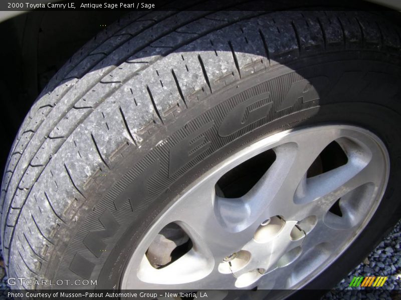 Antique Sage Pearl / Sage 2000 Toyota Camry LE