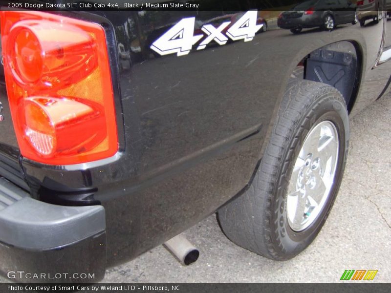Black / Medium Slate Gray 2005 Dodge Dakota SLT Club Cab 4x4