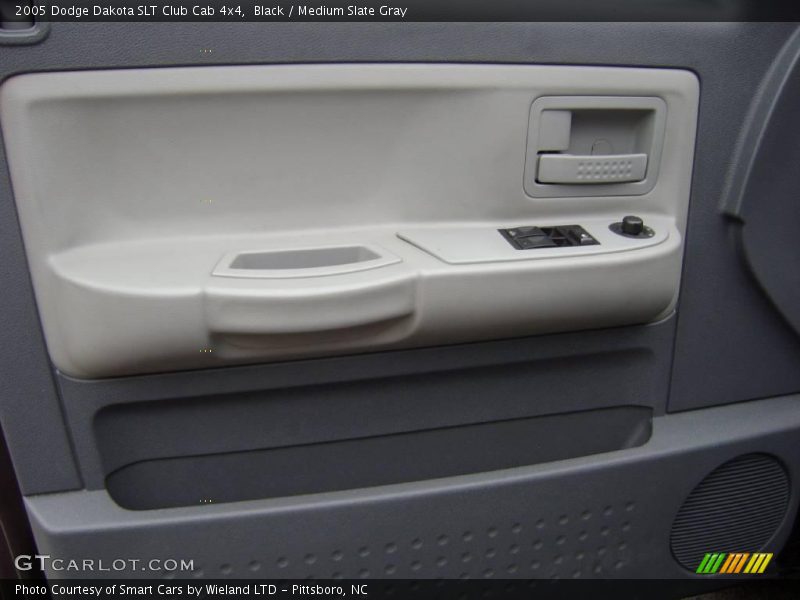Black / Medium Slate Gray 2005 Dodge Dakota SLT Club Cab 4x4
