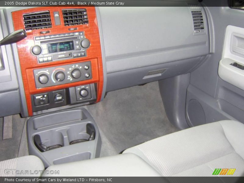 Black / Medium Slate Gray 2005 Dodge Dakota SLT Club Cab 4x4