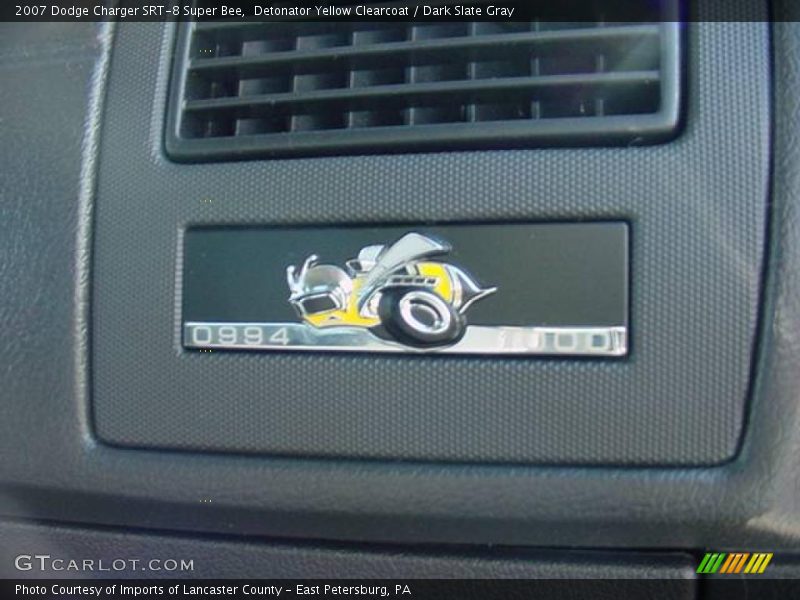 Detonator Yellow Clearcoat / Dark Slate Gray 2007 Dodge Charger SRT-8 Super Bee
