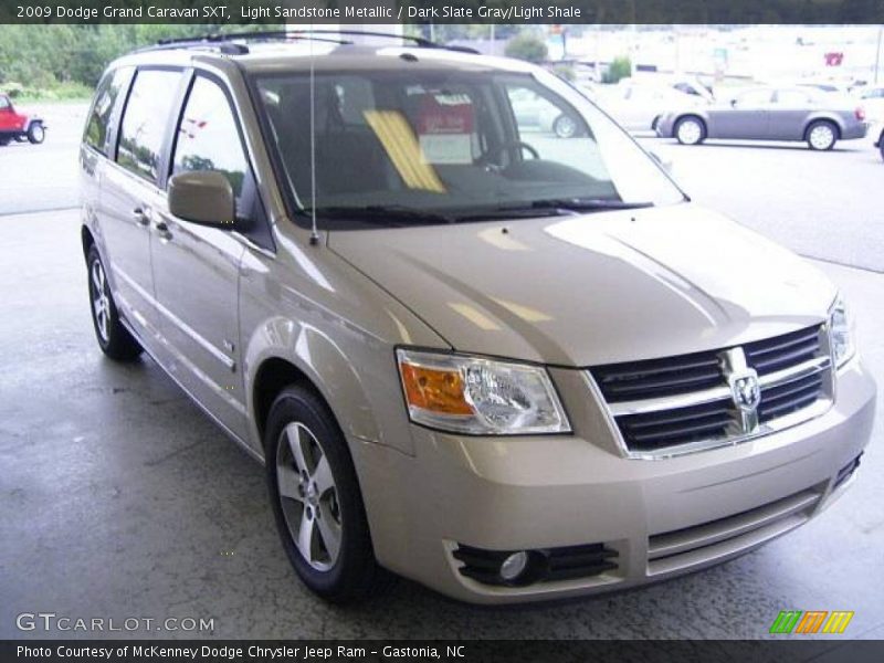 Light Sandstone Metallic / Dark Slate Gray/Light Shale 2009 Dodge Grand Caravan SXT