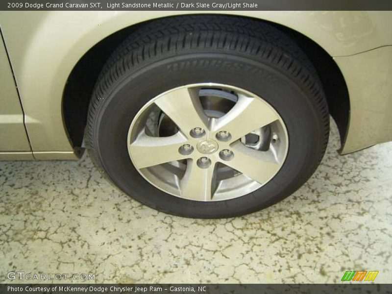 Light Sandstone Metallic / Dark Slate Gray/Light Shale 2009 Dodge Grand Caravan SXT