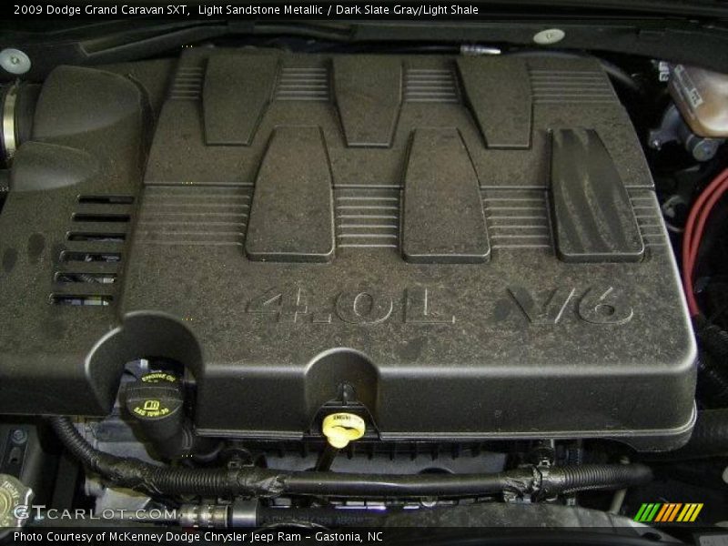 Light Sandstone Metallic / Dark Slate Gray/Light Shale 2009 Dodge Grand Caravan SXT