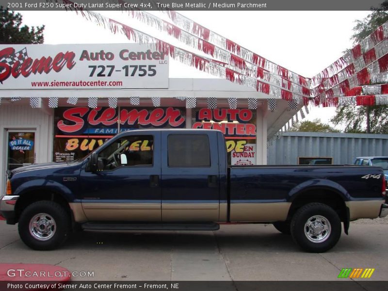 True Blue Metallic / Medium Parchment 2001 Ford F250 Super Duty Lariat Super Crew 4x4