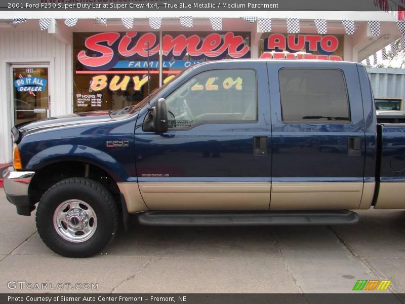 True Blue Metallic / Medium Parchment 2001 Ford F250 Super Duty Lariat Super Crew 4x4