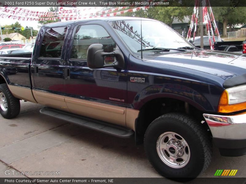 True Blue Metallic / Medium Parchment 2001 Ford F250 Super Duty Lariat Super Crew 4x4