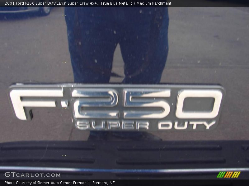 True Blue Metallic / Medium Parchment 2001 Ford F250 Super Duty Lariat Super Crew 4x4