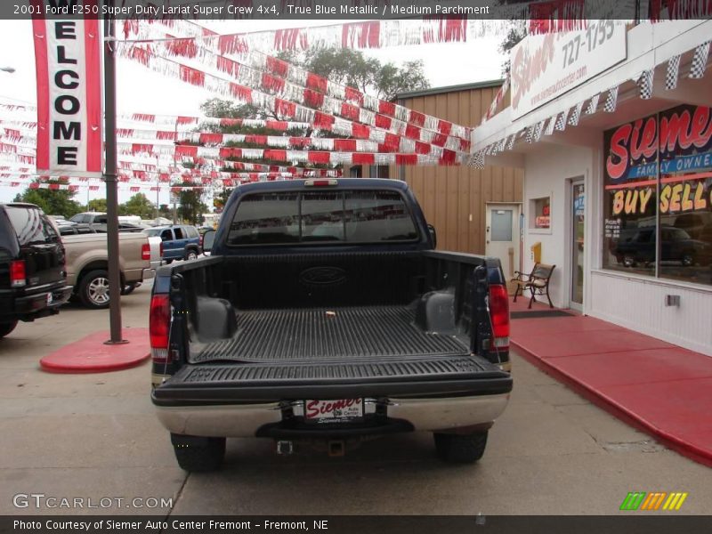 True Blue Metallic / Medium Parchment 2001 Ford F250 Super Duty Lariat Super Crew 4x4