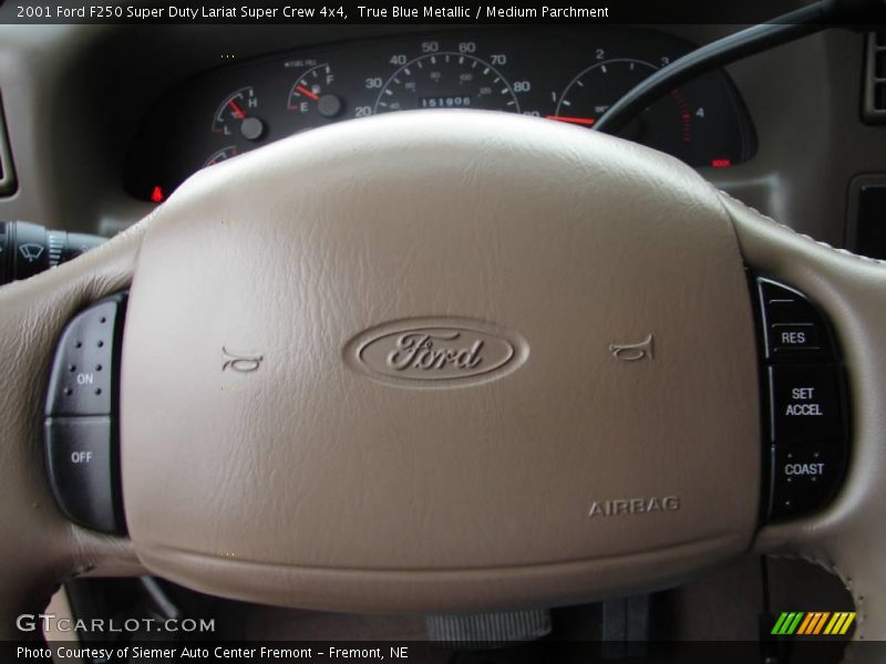 True Blue Metallic / Medium Parchment 2001 Ford F250 Super Duty Lariat Super Crew 4x4