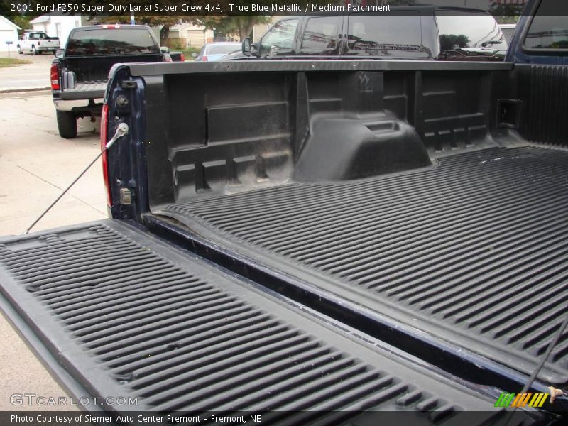 True Blue Metallic / Medium Parchment 2001 Ford F250 Super Duty Lariat Super Crew 4x4