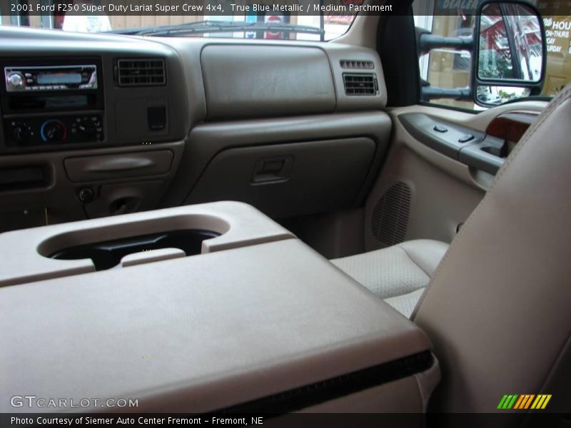True Blue Metallic / Medium Parchment 2001 Ford F250 Super Duty Lariat Super Crew 4x4