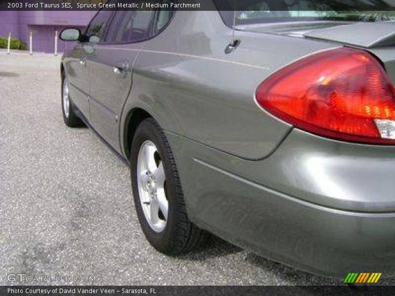 Spruce Green Metallic / Medium Parchment 2003 Ford Taurus SES