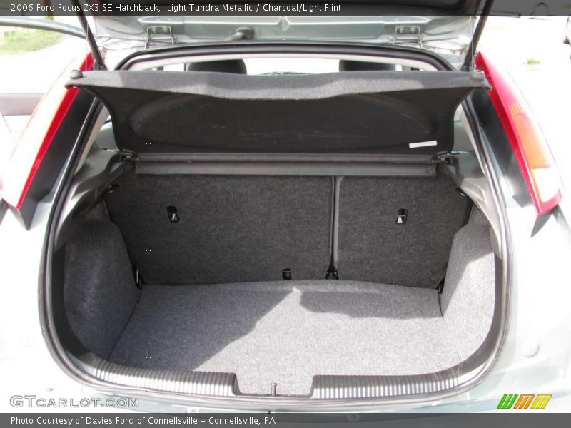 Light Tundra Metallic / Charcoal/Light Flint 2006 Ford Focus ZX3 SE Hatchback