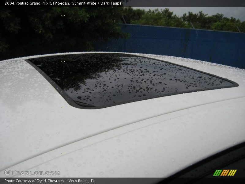 Summit White / Dark Taupe 2004 Pontiac Grand Prix GTP Sedan