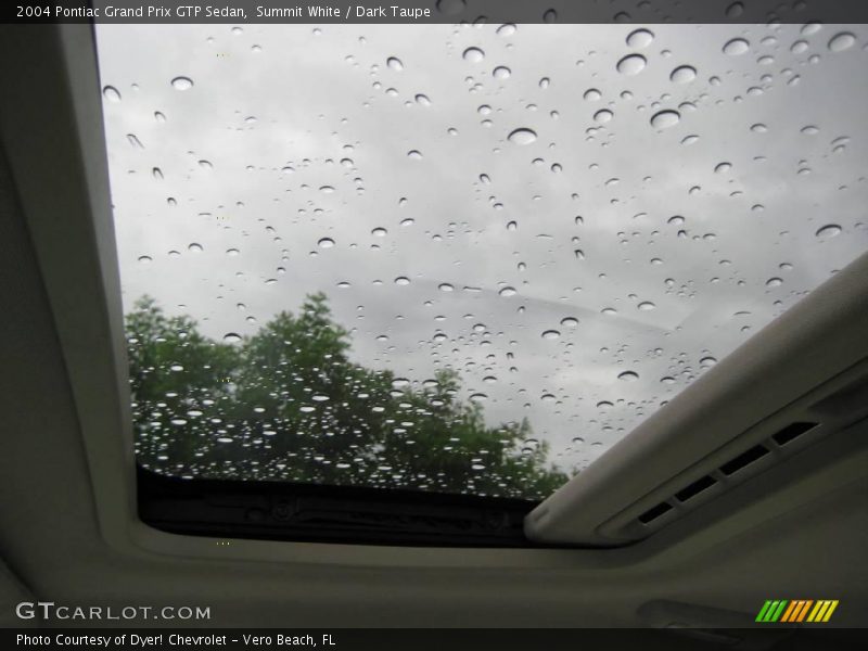 Summit White / Dark Taupe 2004 Pontiac Grand Prix GTP Sedan