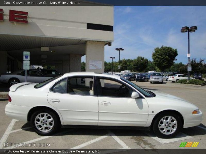 Ivory White / Neutral 2001 Oldsmobile Intrigue GL