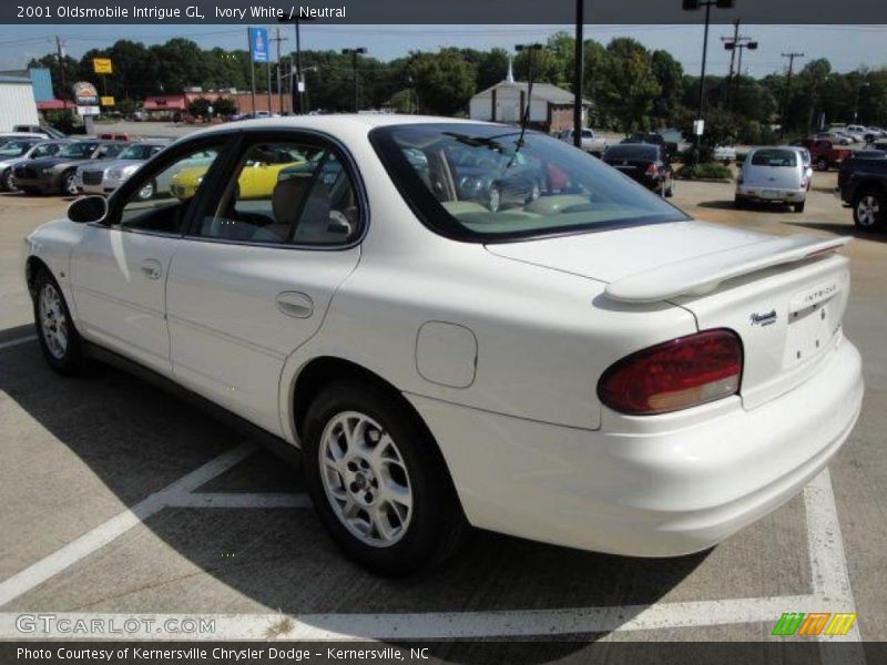 Ivory White / Neutral 2001 Oldsmobile Intrigue GL