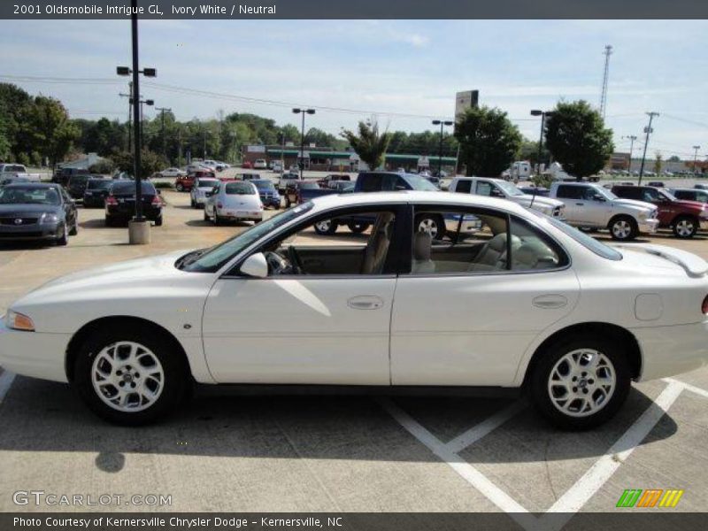 Ivory White / Neutral 2001 Oldsmobile Intrigue GL