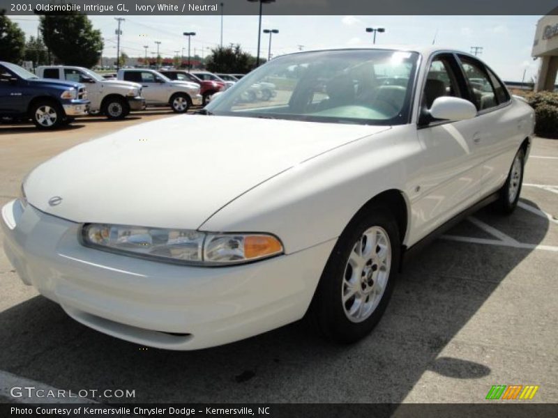 Ivory White / Neutral 2001 Oldsmobile Intrigue GL