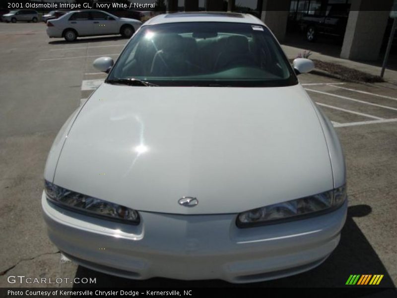 Ivory White / Neutral 2001 Oldsmobile Intrigue GL