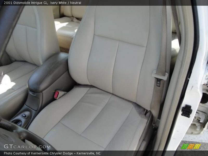 Ivory White / Neutral 2001 Oldsmobile Intrigue GL