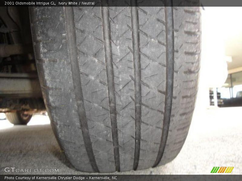 Ivory White / Neutral 2001 Oldsmobile Intrigue GL