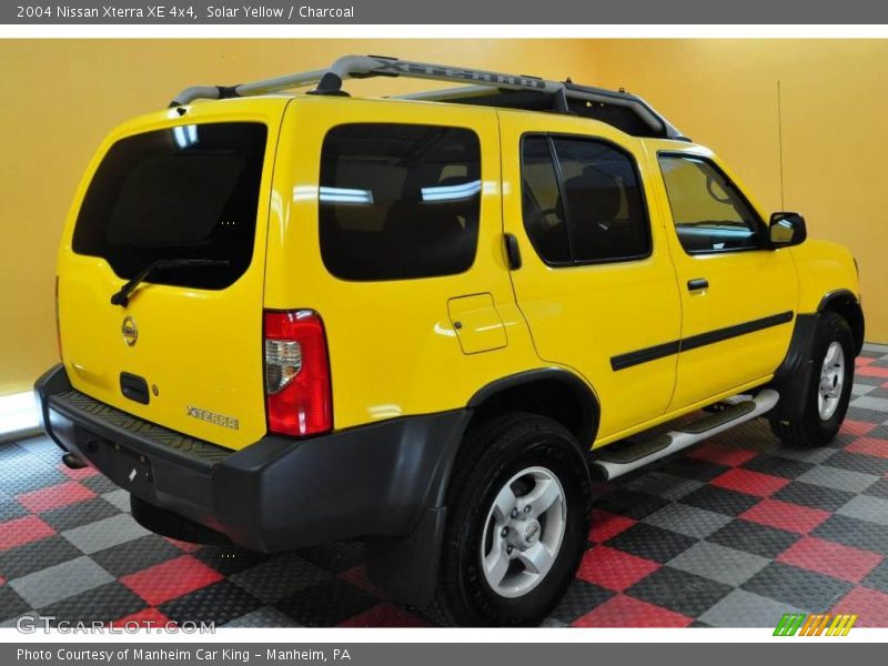 Solar Yellow / Charcoal 2004 Nissan Xterra XE 4x4