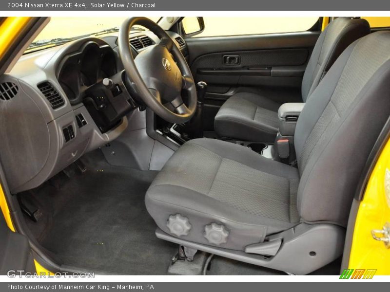 Solar Yellow / Charcoal 2004 Nissan Xterra XE 4x4
