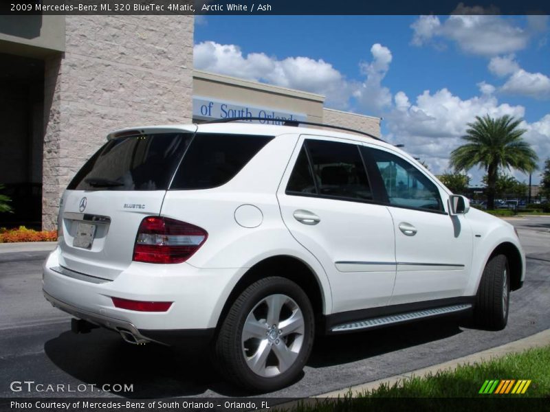 Arctic White / Ash 2009 Mercedes-Benz ML 320 BlueTec 4Matic