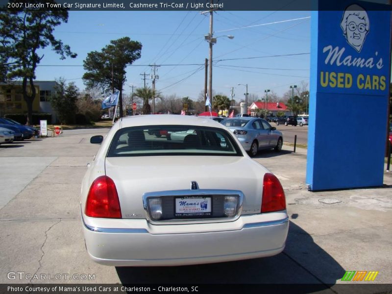 Cashmere Tri-Coat / Light Camel 2007 Lincoln Town Car Signature Limited